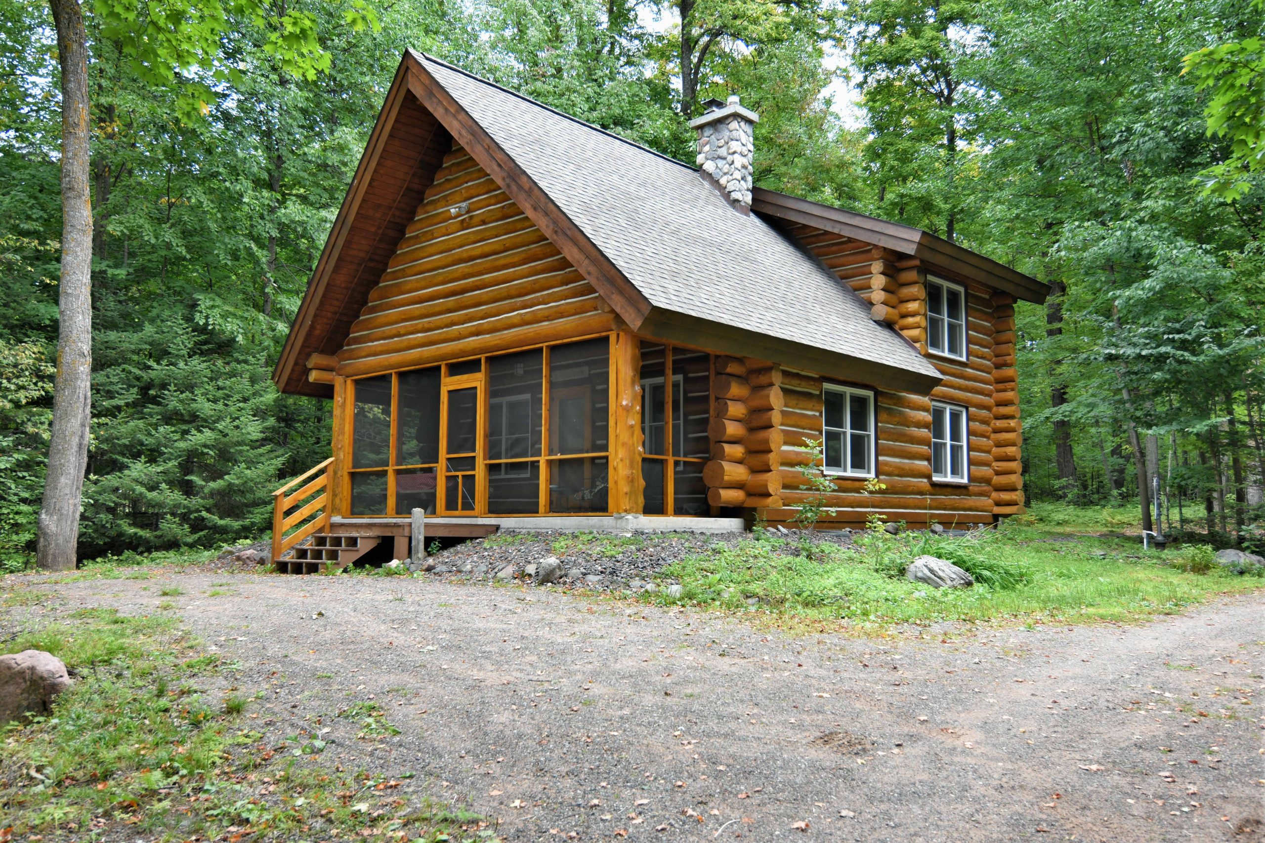 Northern Wisconsin Log Cabin Vacation Rental